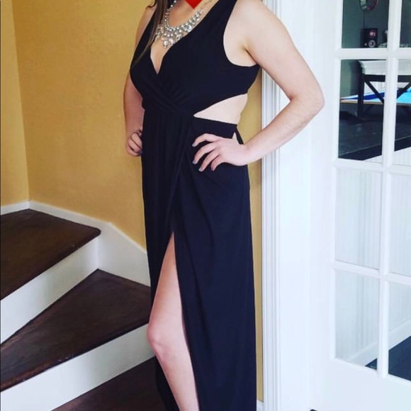 Dress - Picture 1 of 2